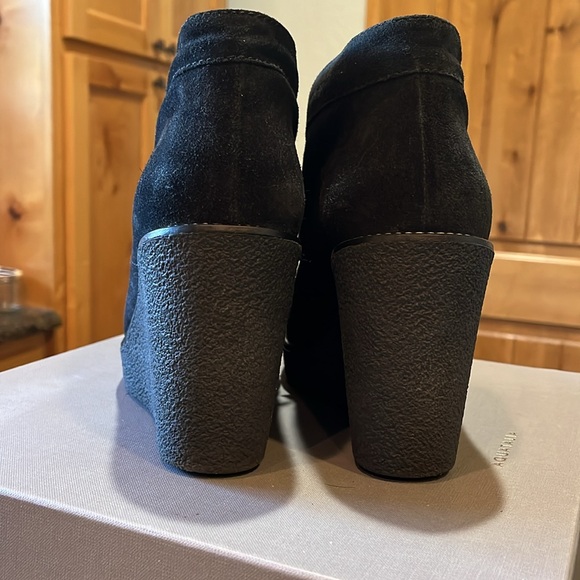 Size 9 Italian Aquatalia platform black suede booties. Lightly sherpa lined. - Picture 2 of 6
